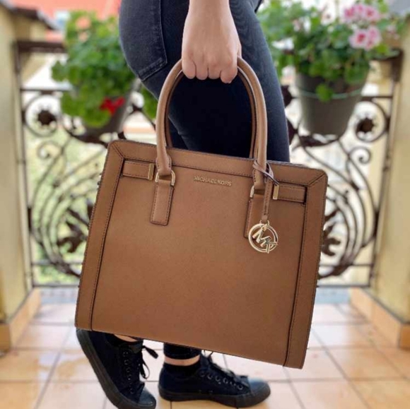 🆕️Michael Kors large tz ns Dillon satchel💣 - Picture 8 of 8